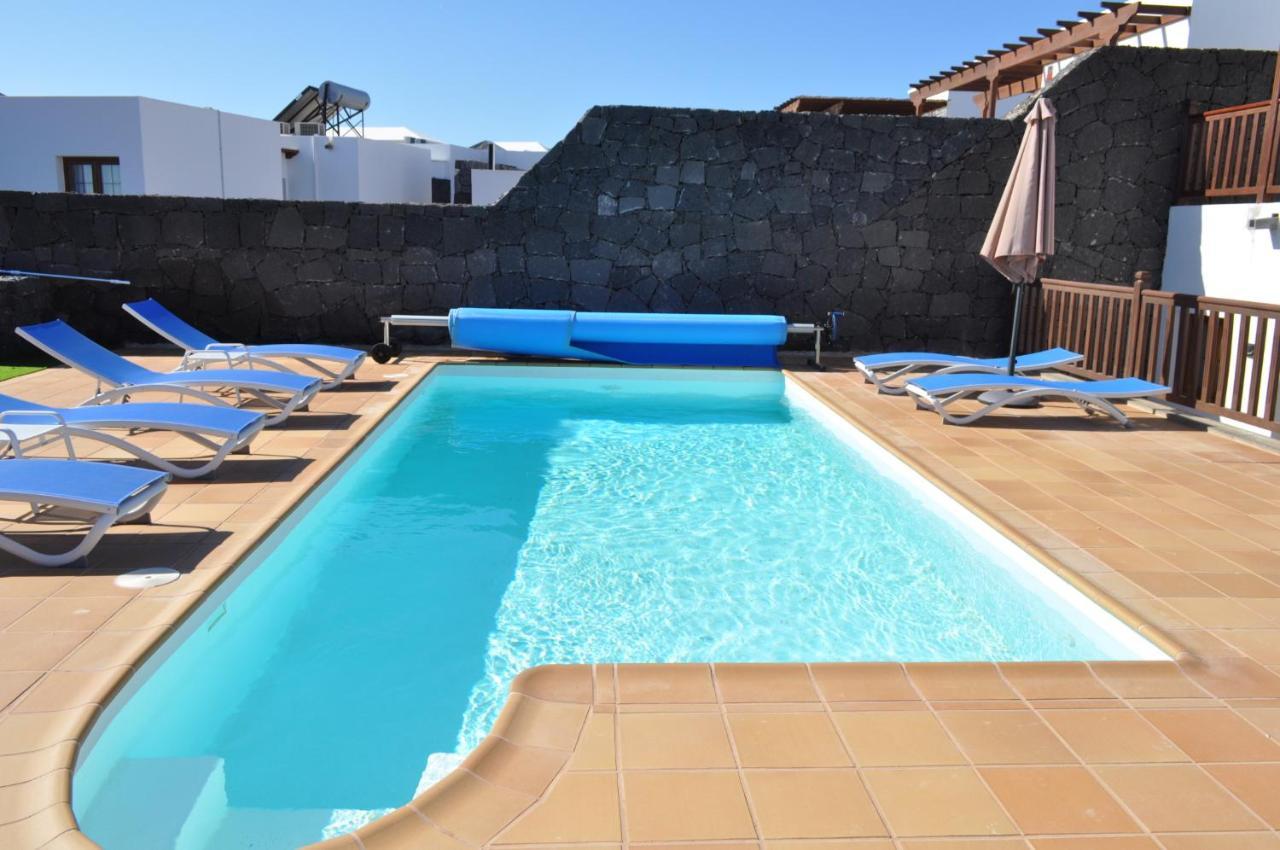 Villa Esmeralda Playa Blanca  Exterior photo