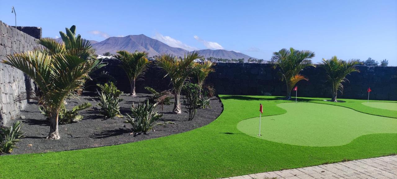 Villa Esmeralda Playa Blanca  Exterior photo