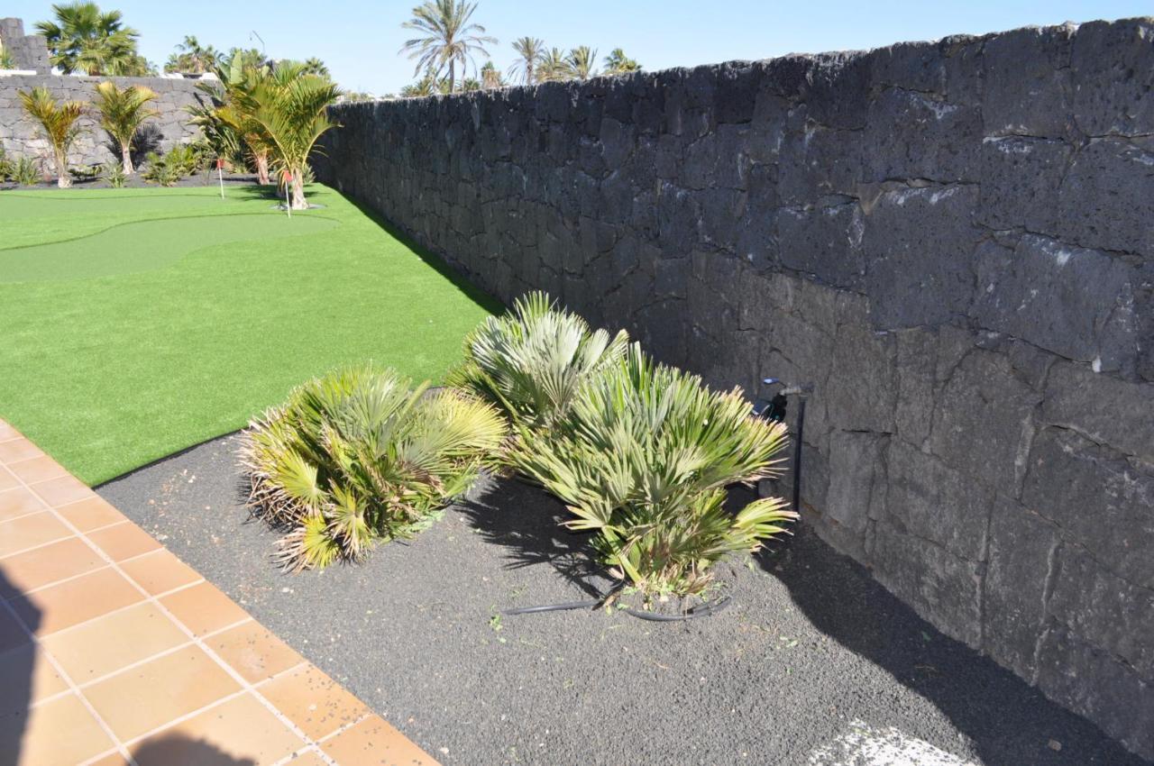 Villa Esmeralda Playa Blanca  Exterior photo