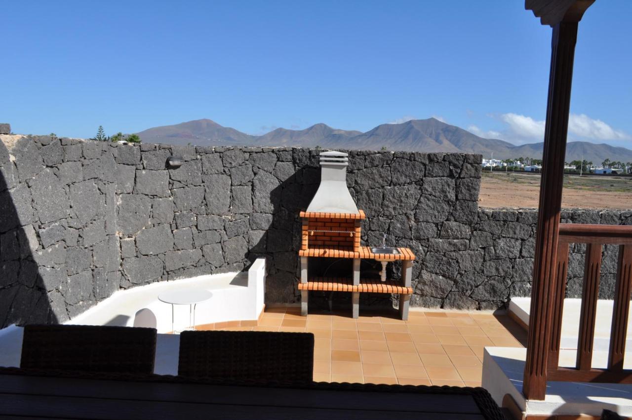 Villa Esmeralda Playa Blanca  Exterior photo
